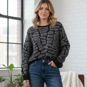 Line black and white knit sweater size XL